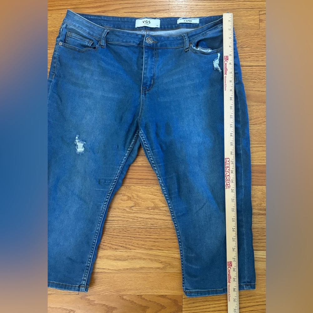 VGS Jeans Women’s 16 Blue Demin Capris Distressed Medium Wash Pant Casualwear - Picture 8 of 8